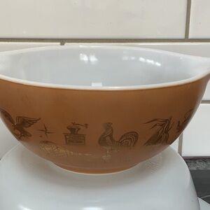 Pyrex Early American 1.5 quart. 1960s